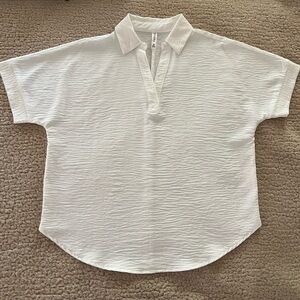 Zenana white blouse NWOT— Size M